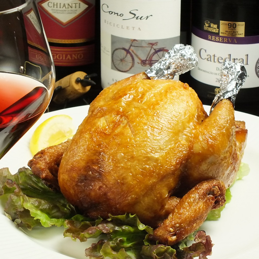 鶏肉の味そのものを楽しめる丸ごとチキンはSNS映えも抜群♪