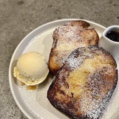 フレンチトースト　自家製アイスクリーム