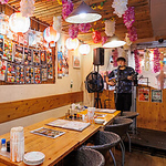 沖縄の夜を華やかに彩る大迫力の民謡ライブや島唄ライブを当店では毎日休まず開催しております！