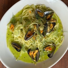 季節のパスタ/フランス モンサンミッシェル産ムール貝 ブルギニオンバター