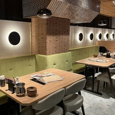 4名様のテーブル席、多数ございます。