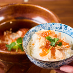 山形県産のブランド米「はえぬき」を使った土鍋ご飯。お米がふっくら甘く仕上がるのが土鍋仕上げ。