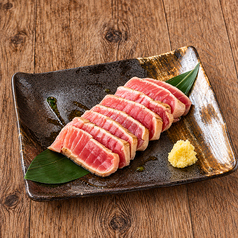 マグロのレアステーキ
