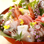 北陸で獲れた旬の逸品をぜひご堪能ください！地酒も各種ご用意しております。新鮮な魚介は絶品です！