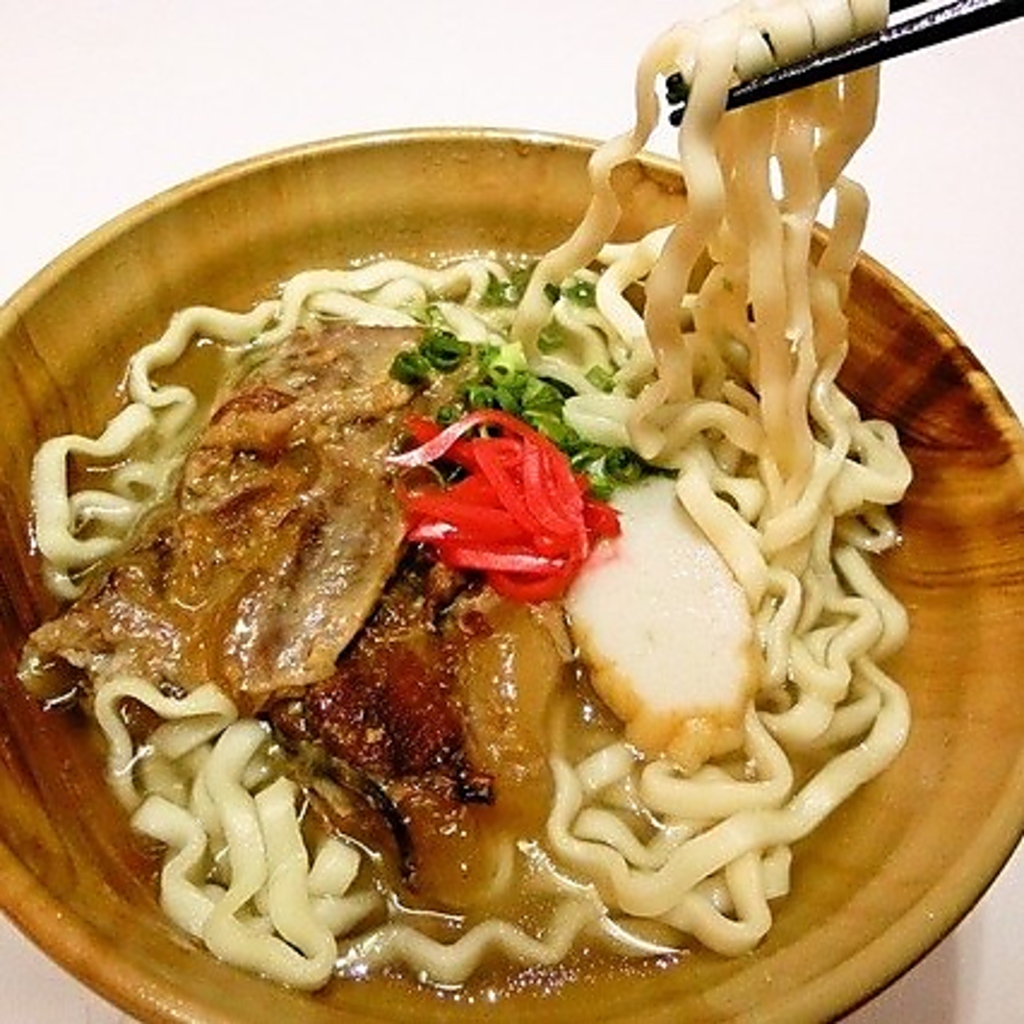 自慢の本格的な沖縄料理や種類豊富なドリンクが楽しめます！お得な飲み放題と一緒にご堪能ください。