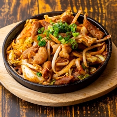 ホルモン辛味噌炒め