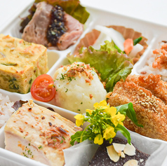 【バランスGOOD】贅沢9品弁当(メイン4：5野菜)ご飯付き