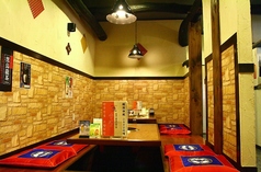 6名様1卓でご利用できる席もございます。