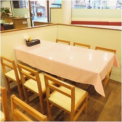 グループでのご利用にも嬉しい6名様用テーブル席もご用意しております。