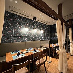 片方ソファ席の ４名様席