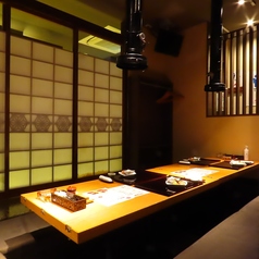 仕切りを外せば10名程度の宴会にも