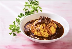 ごろっと牛肉オムライス