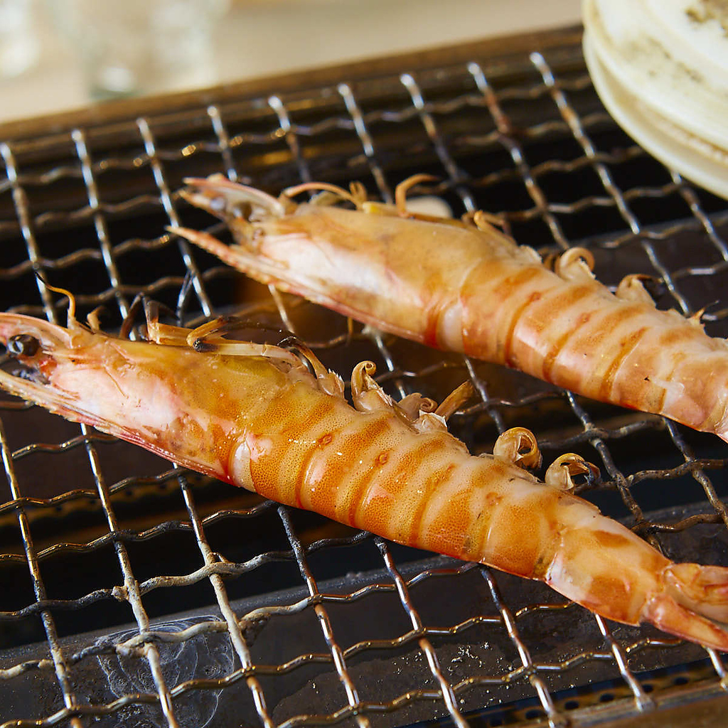 活きたままのプリップリの海老をご堪能ください。