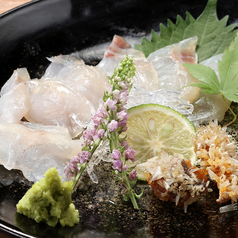 丹後ぐじ昆布締め刺身　松笠のせ