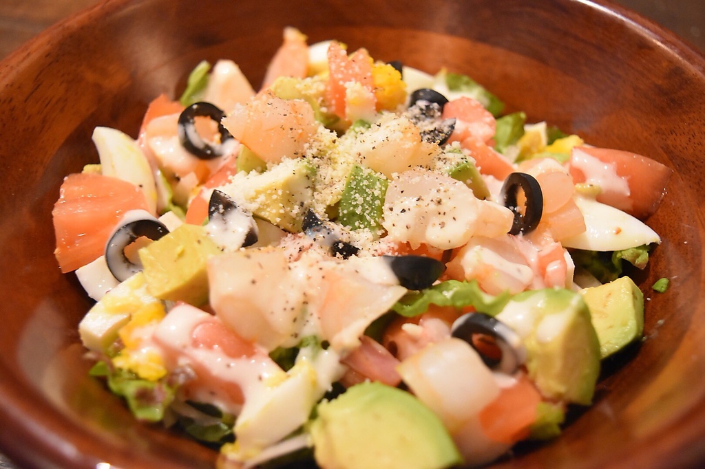 細かく刻んだチョップドサラダ