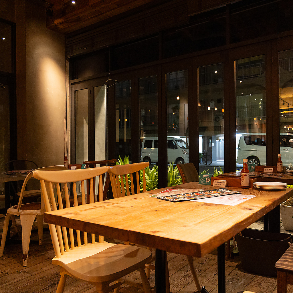 店内は開放的で落ち着く、非日常な空間♪普段使いから大切な記念日・誕生日等でのご利用にも◎