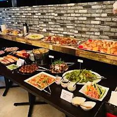 【5000円コース】食事が13種類の豪華ビュッフェにドリンクは80種類以上が飲み放題