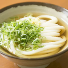 かすうどん(温)