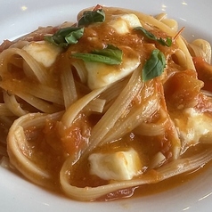 モッツァレラのトマトソース リングイーネ