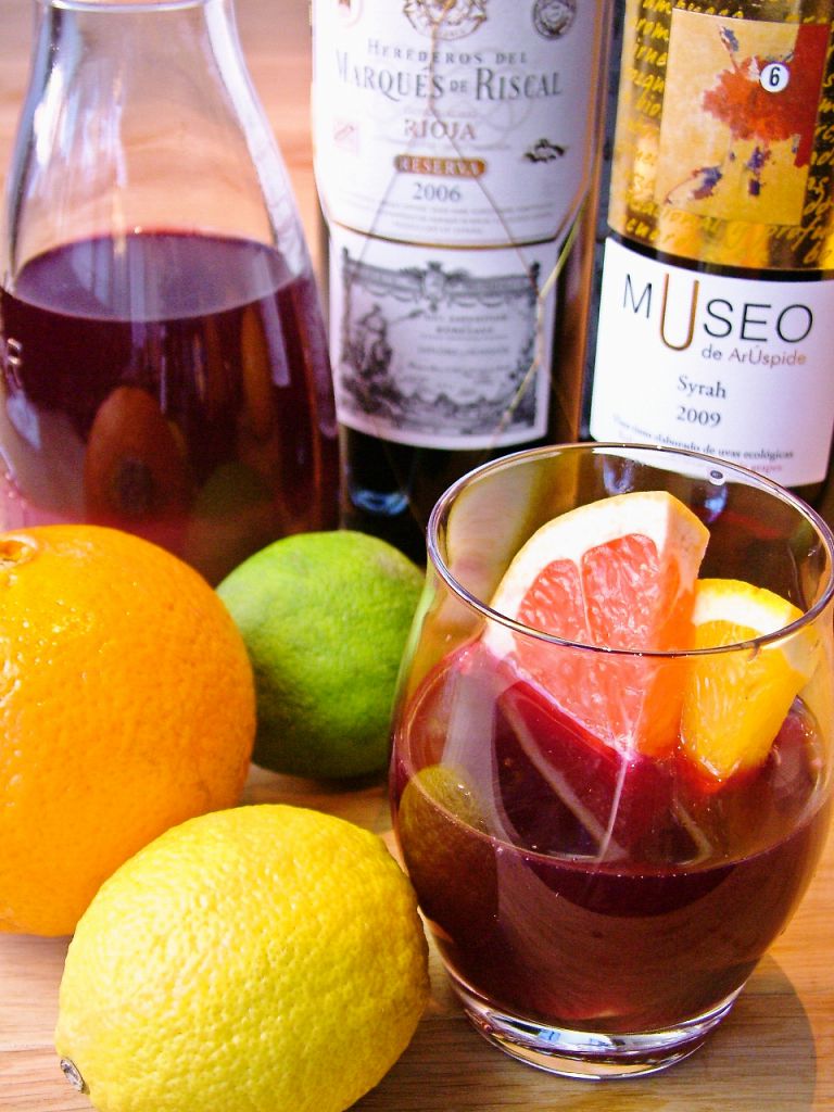 自家製サングリアやワインも豊富にご用意♪女性に人気の商品を取りそろえております。