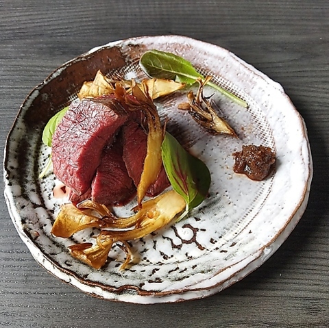 大人がゆっくり楽しめる隠れ家居酒屋