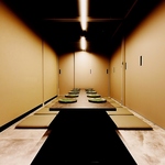 間接照明がやさしく照らす店内は、雰囲気が和む寛ぎの個室空間♪貸切も承っております！