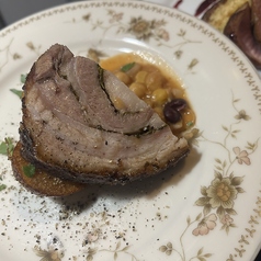 厚切り肉の炭火焼と完全無農薬野菜