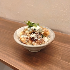 【鰻・チーズ・大葉のミニ天丼】濃厚な旨味