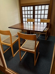 1階テーブルはセパレートで5～8名様用の個室にも変更できます。