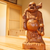 【昼はヘレカツ、夜はしゃぶしゃぶ】食べログ百名店選出の姉妹店、ニューベイブの魅力を体験してください。昼は厳選されたヘレカツを提供し、サクサクの衣とジューシーな肉が絶妙なハーモニーを奏でます。夜には、TOKYO Xのバラ肉を使用したしゃぶしゃぶを楽しめる贅沢な時間が待っています。