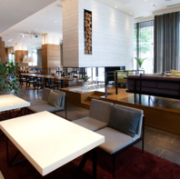 ご家族やご友人で寛げる、ゆったりした店内