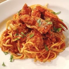 活！渡り蟹の濃厚トマトソースブカティーニ