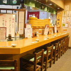 1階にはお1人様でもご利用しやすカウンターございます。