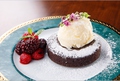 料理メニュー写真&nbsp;フォンダンショコラ　バニラアイス添え