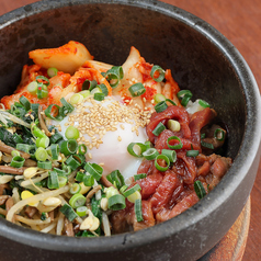 馬肉ユッケ石焼ビビンバ