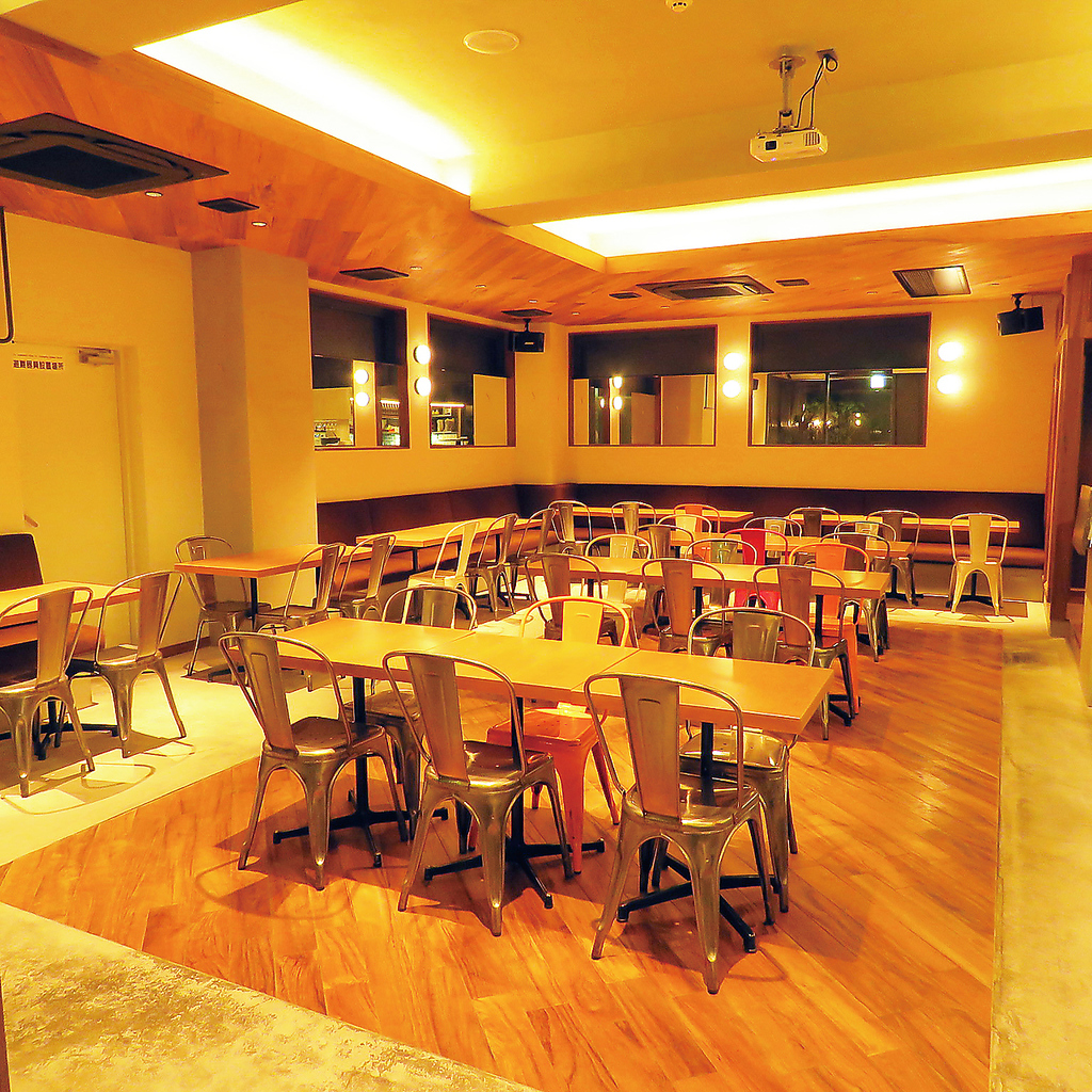 最大60名様まで着席可能です。