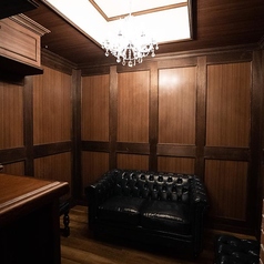 さらに店内奥にソファー席をご用意。プライベート空間でお楽しみいただけます。