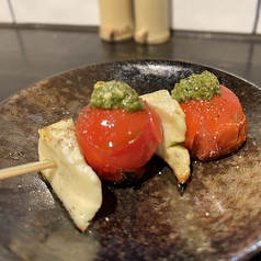 カプレーゼ（バジルソース）