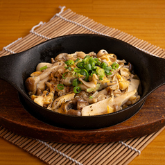 キノコとつぶ貝のバター炒め