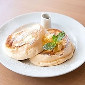 当店ではふわふわパンケーキもお楽しみいただけます!ランチ後や、お買い物の合間のカフェ休憩にも、気軽にお立ちよりください。