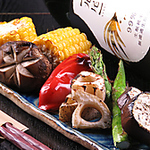 炭火で焼いた野菜は自然な甘みや旨みが凝縮され、栄養素が逃げにくく素材の味を楽しむ事ができます！