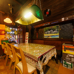 シンプルで居心地の良い店内は、少人数の飲み会だけでなく大人数でも大歓迎です☆