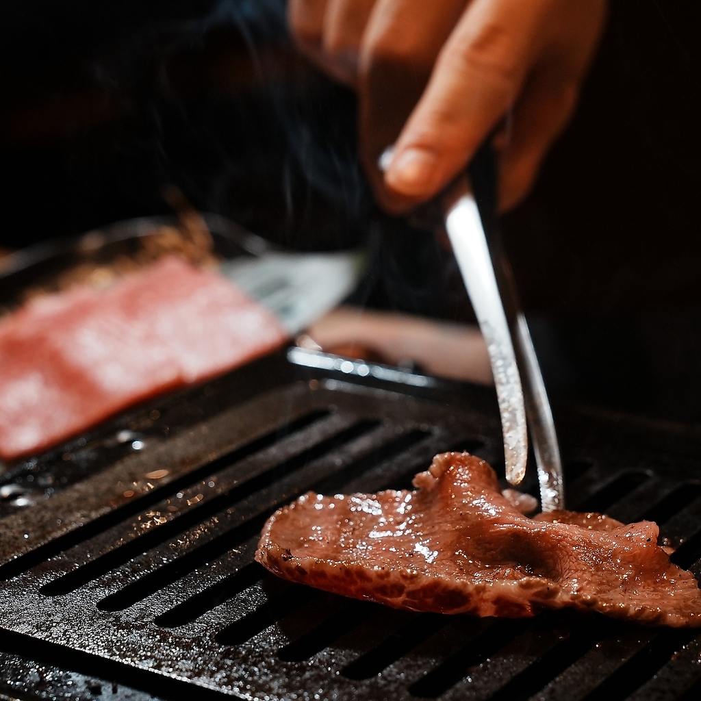 ◆プレミアムコース13品5500円◆ その日のお薦め稀少部位3品付き★