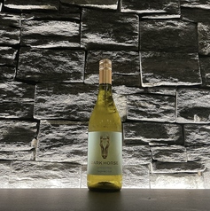 【白・辛口】ダークホース シャルドネ グラス