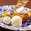 料理メニュー写真&nbsp;ババ(ナポリ名物ブリオッシュ生地にラム酒シロップを染み込ませたもの)
