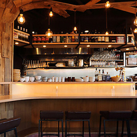 パティオ風のお洒落な空間！カジュアルなダイナー居酒屋