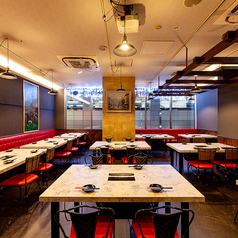 50~80名様での貸切宴会ならお任せください!大人数での集まりに最適な広々とした空間をご用意しております。名物の極み厚切り牛タンや極上上タン塩を堪能できる2時間飲み放題付きコースがおすすめ。お食事中心のお手軽プランも、会食にぜひご利用ください。