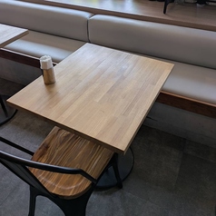 デートにおすすめ◎２名様で利用可能なテーブル席