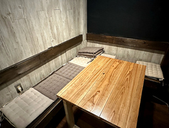 テーブル4～5名席