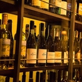 様々な銘柄ワインが並ぶ迫力満点ワインセラーから、お食事に合うワインをソムリエが厳選してご案内致します。